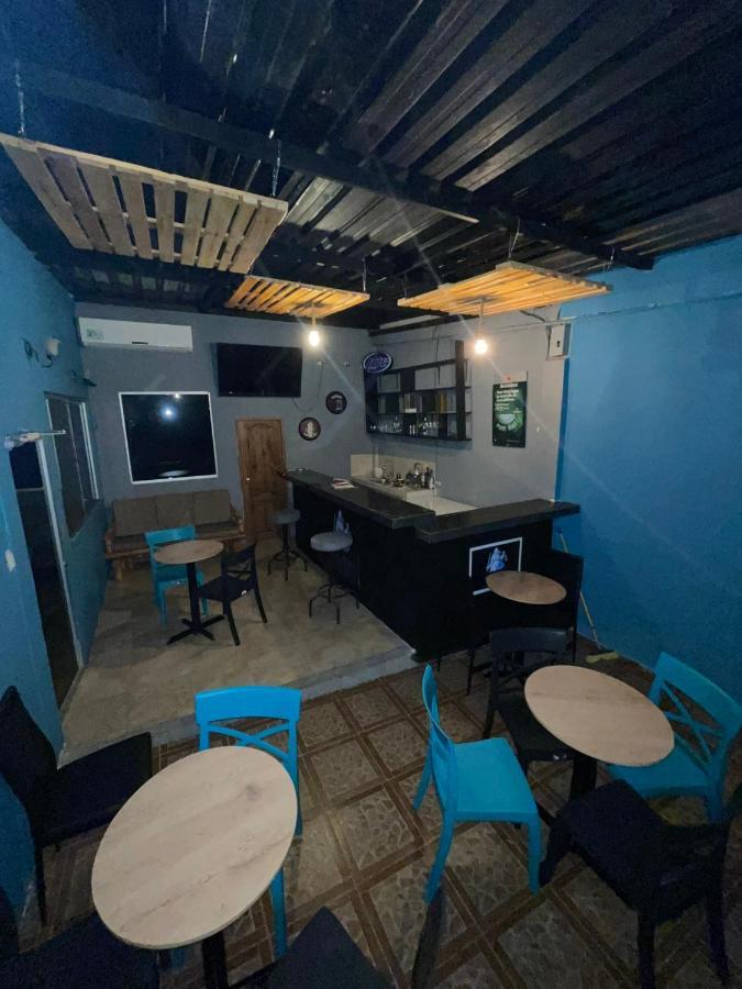 Funky Monkey Hotel Guayaquil Exterior photo
